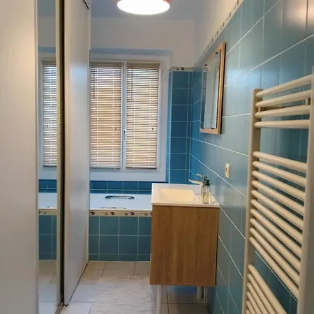 Проживание в семье Loft Sur La Bievre