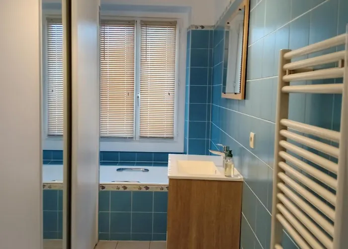 Проживание в семье Loft Sur La Bievre
